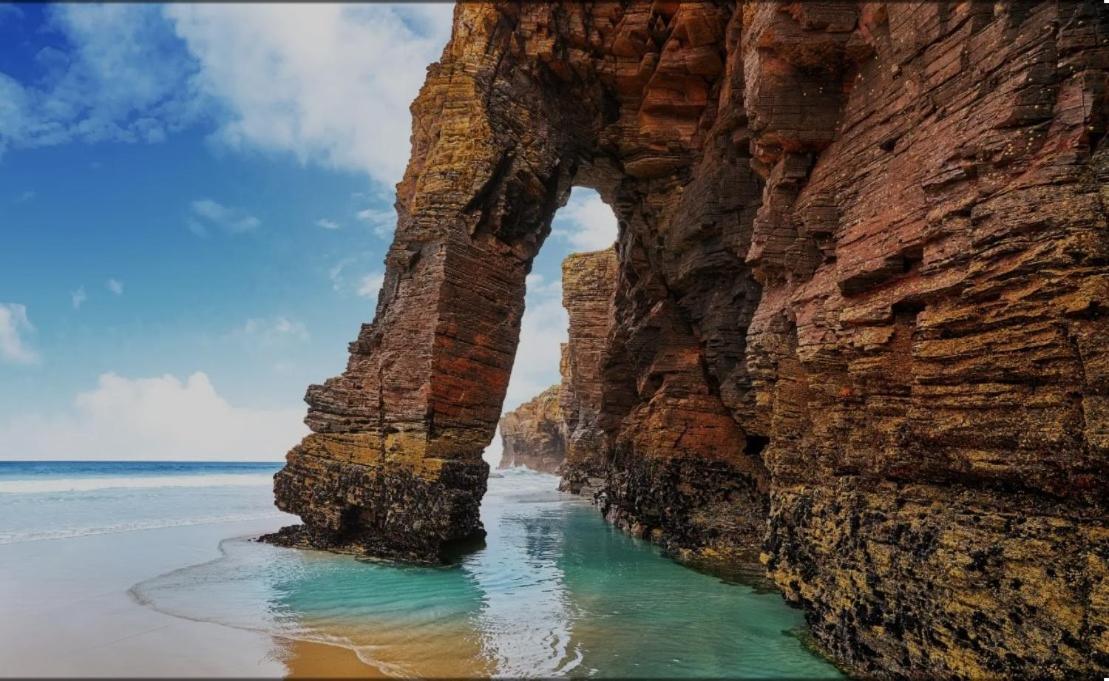 Moderno Piso Con La Mejor Terraza De Ribadeo Y Vistas Maravillosas Exterior foto