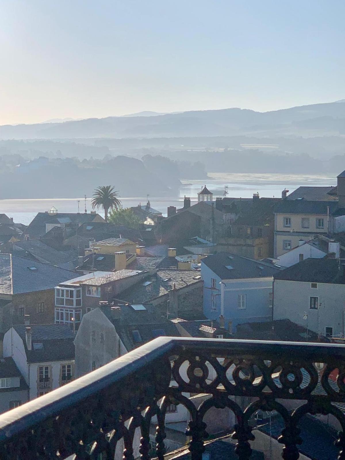 Moderno Piso Con La Mejor Terraza De Ribadeo Y Vistas Maravillosas Exterior foto