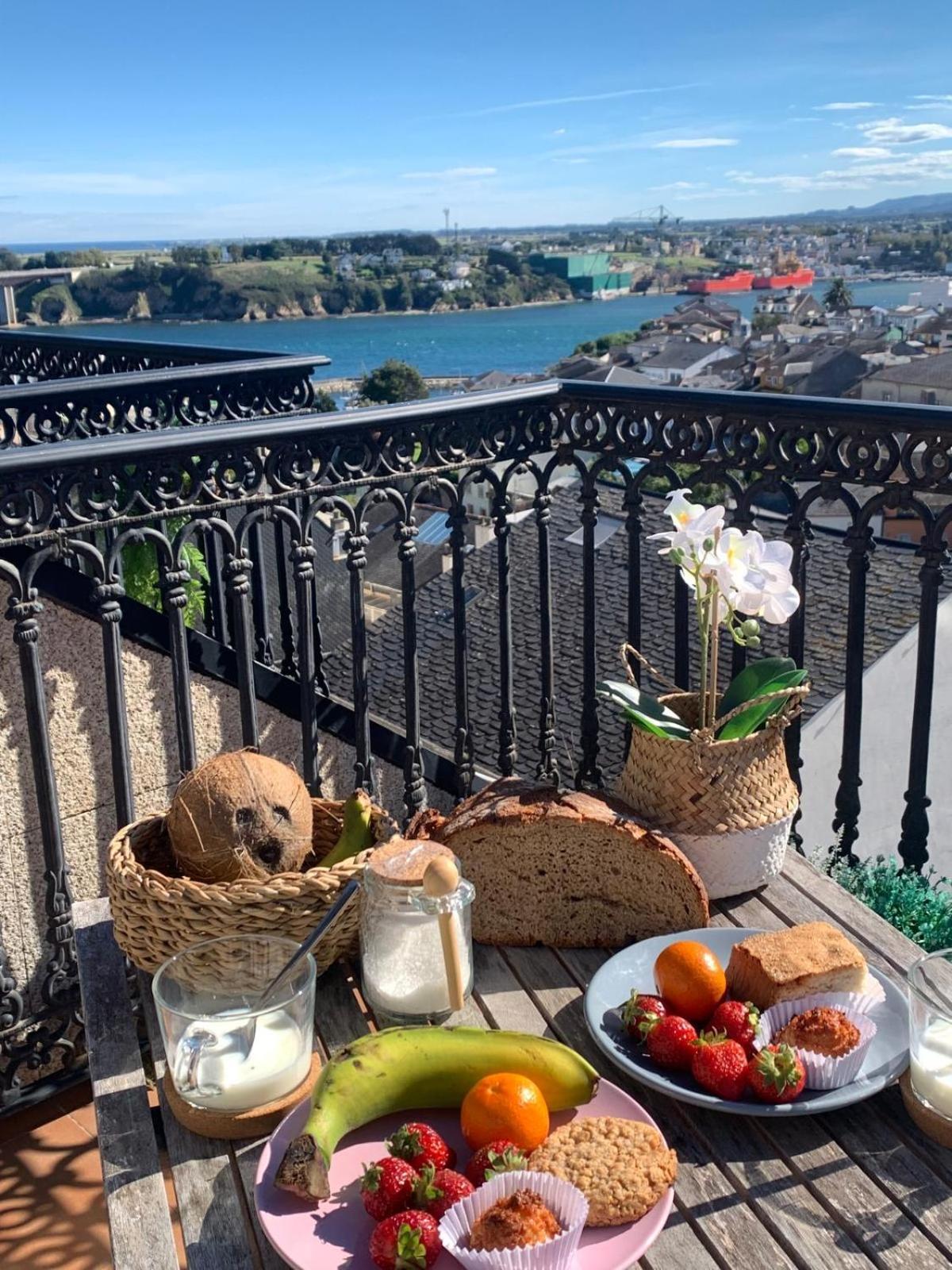 Moderno Piso Con La Mejor Terraza De Ribadeo Y Vistas Maravillosas Exterior foto