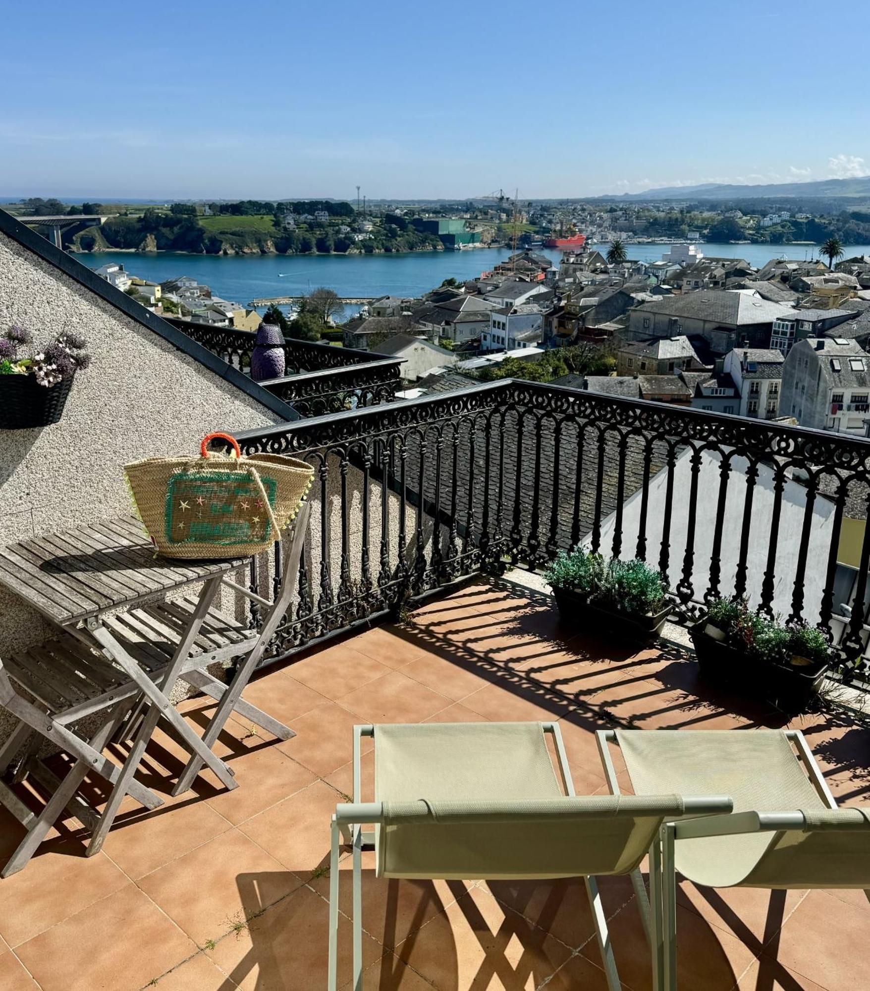 Moderno Piso Con La Mejor Terraza De Ribadeo Y Vistas Maravillosas Exterior foto